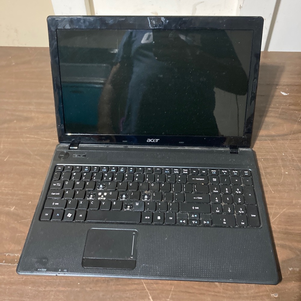 Acer Aspire 5336-2524 PEW72 15.6" laptop incomplete AS IS Parts Repair